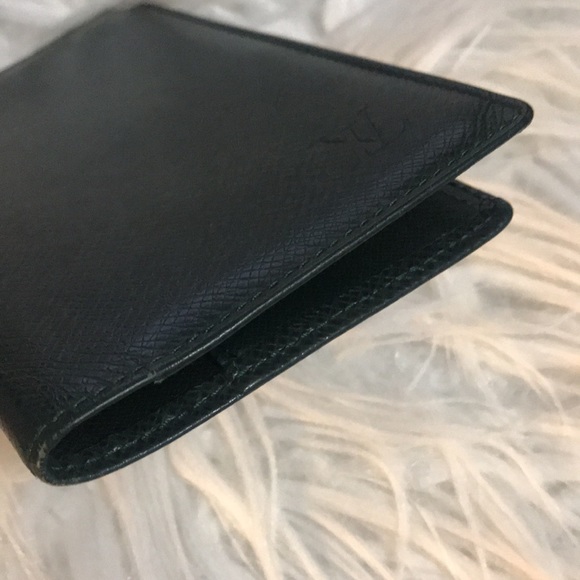 Authentic Louis Vuitton Epi Check Book Holder - Picture 14 of 15